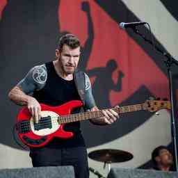 Le bassiste de Rage Against The Machine souffre dun cancer