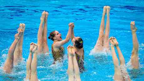 Les chefs olympiques ouvrent la natation synchronisee aux hommes —