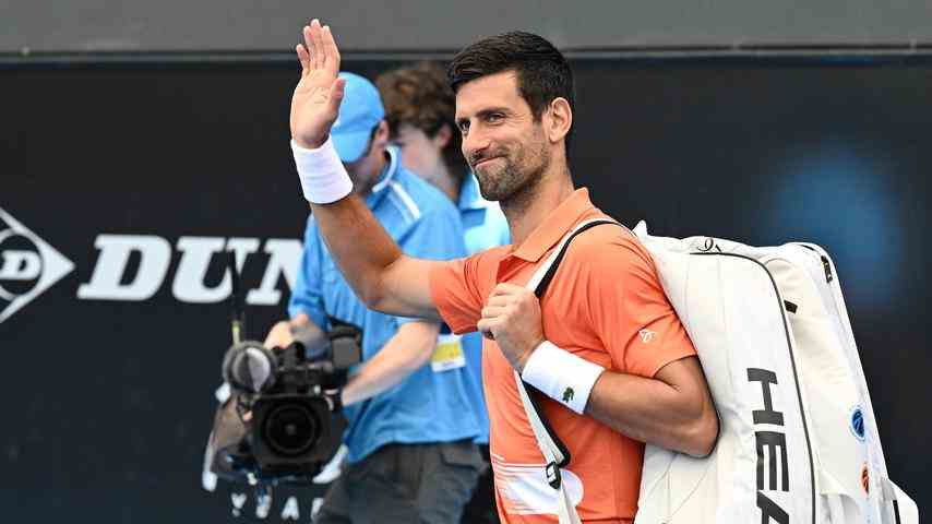 1672648750 493 Accueil chaleureux pour Djokovic lors du premier match en Australie