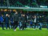 Cambuur vergroot zorgen Groningen in door fans onderbroken degradatieduel