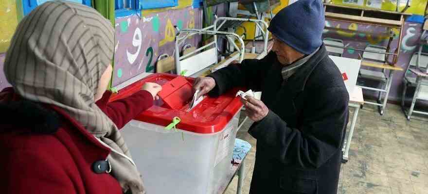 Faible participation au second tour des legislatives tunisiennes