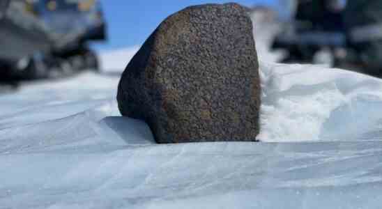Ils decouvrent en Antarctique une meteorite de pres de huit