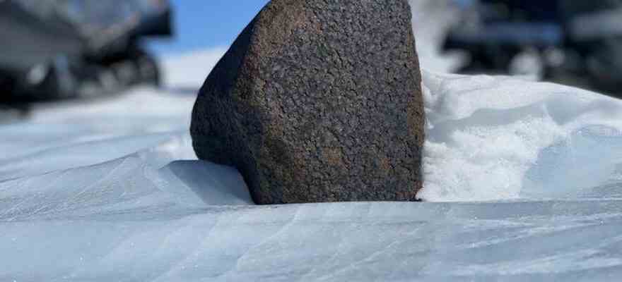 Ils decouvrent en Antarctique une meteorite de pres de huit