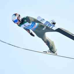 Le Norvegien Granerud remporte le saut a ski traditionnel a
