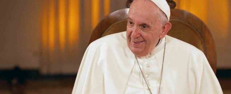 Le Pape assure que lhomosexualite nest pas un crime mais