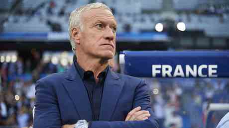 Les chefs du football francais annoncent leur decision concernant lentraineur chef
