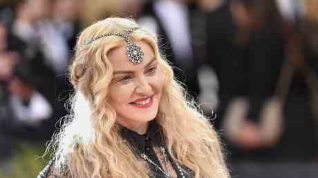Madonna exhortee a rendre la peinture perdue — Culture