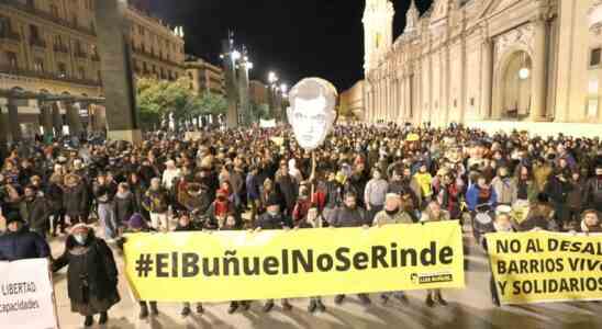 Marche massive contre lexpulsion de Luis Bunuel