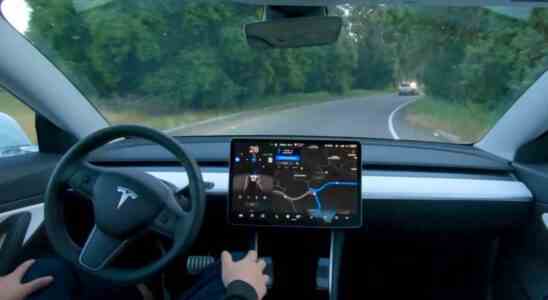 Tesla a deforme les capacites de ses vehicules autonomes