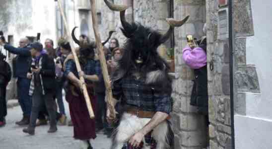 Bielsa renoue avec lancienne tradition de ses carnavals et Aragon