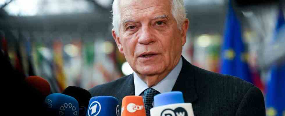Borrell previent que lUkraine est en danger si lUE naccelere