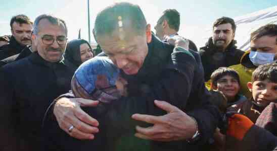 Erdogan se rend dans lune des zones les plus touchees
