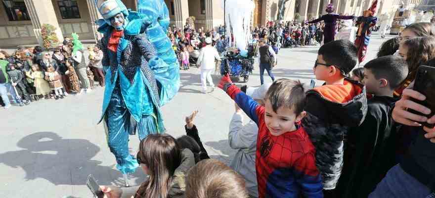 Le carnaval des enfants prend le coeur de Saragosse