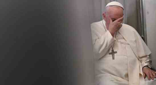 Le pape Francois dit que la mort de Benoit XVI