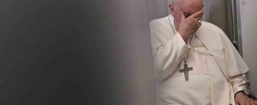 Le pape Francois dit que la mort de Benoit XVI