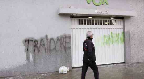 Le siege de Vox se leve avec des graffitis offensants