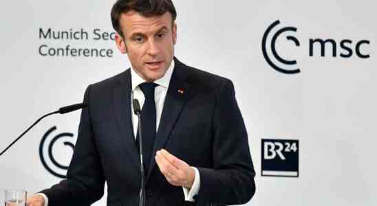 Macron appelle a une contre offensive ukrainienne qui force la Russie