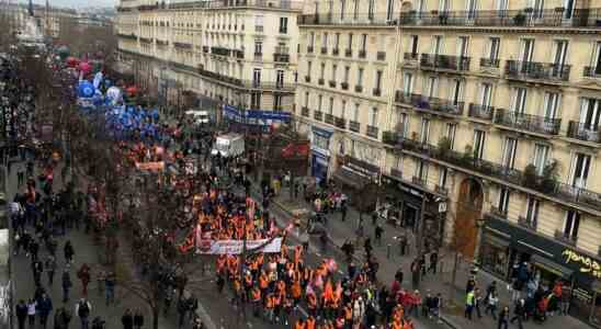 Manifestations France Des milliers de personnes defilent en France