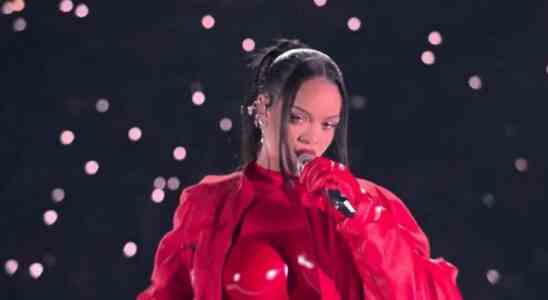 Rihanna conquiert le Super Bowl avec treize minutes de pop