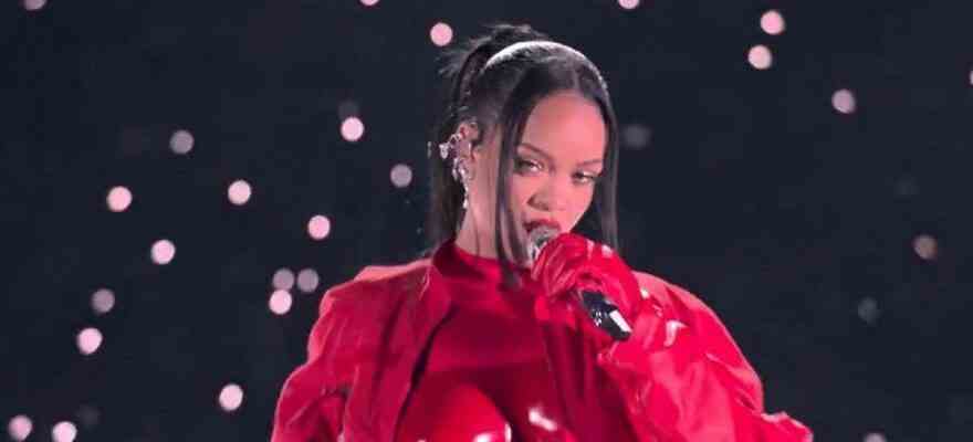 Rihanna conquiert le Super Bowl avec treize minutes de pop
