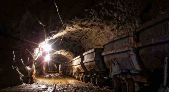 Une mine inondee en Chine tuant au moins quatre personnes