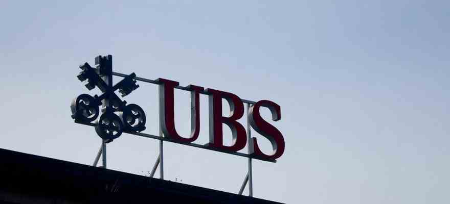 Crise financiere UBS envisage de racheter tout ou partie