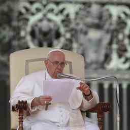 Le pape Francois elargit la loi contre les abus