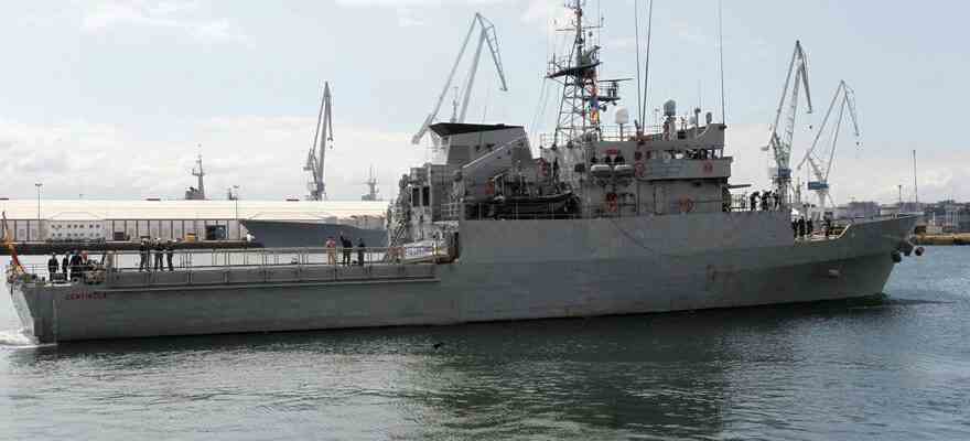 Le patrouilleur Sentinel intercepte deux navires russes en Mediterranee