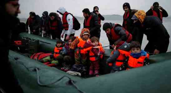 Les immigres qui arrivent au Royaume Uni par bateau ne pourront