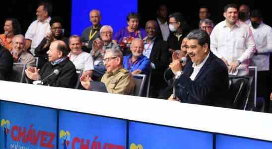 Maduro evoque avec ses allies regionaux la figure de Chavez