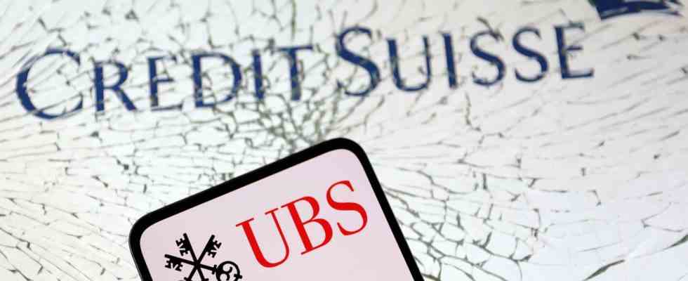 Negociations contre la montre avec UBS pour eviter sa chute