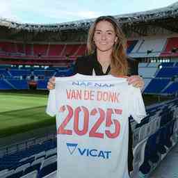Orange international Van de Donk prolonge son contrat avec Lyon