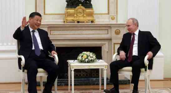 Xi rend visite a son cher ami Poutine a Moscou