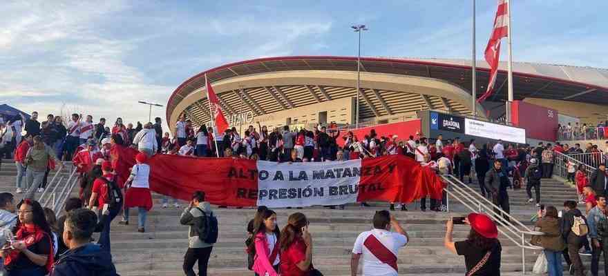 manifestations politiques deux equipes locales et un stade a moitie