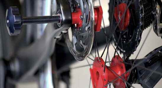 Changing the rear wheel of your bike has never been