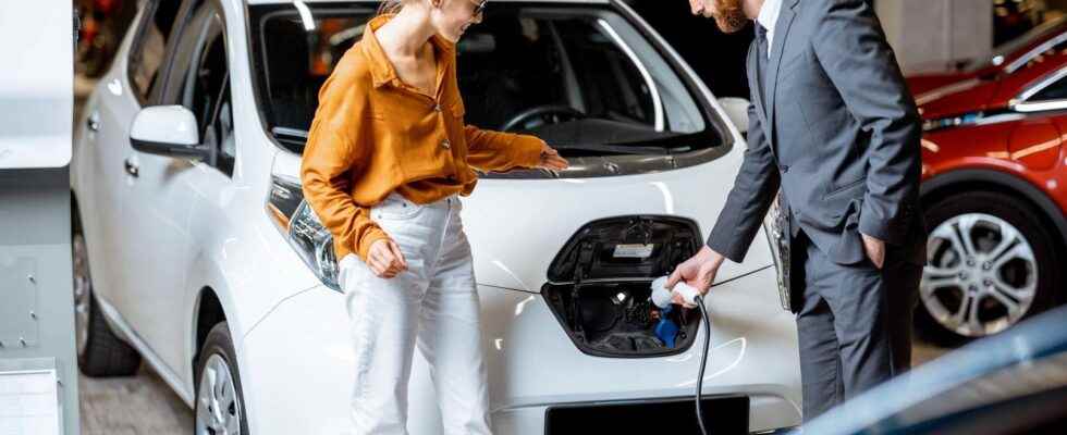 Electric car the plug is now cheaper than the pump