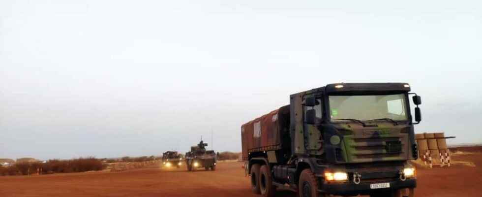 In the spotlight the military convoy wandering in the Sahel