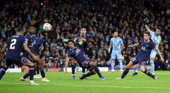 PSG beaten by Manchester City but qualified