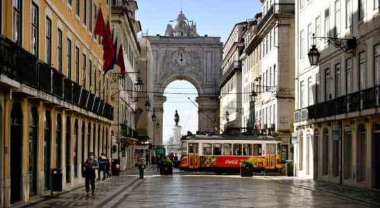 Travel to Portugal mandatory test and new restrictions for this