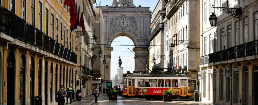 Travel to Portugal mandatory test and new restrictions for this