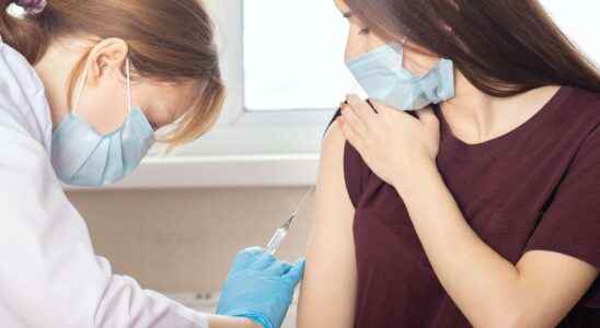 A 3rd dose of Pfizers vaccine reduces the risk of