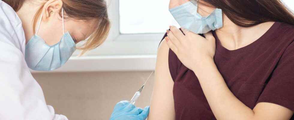 A 3rd dose of Pfizers vaccine reduces the risk of