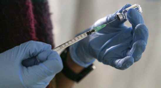 Greece starts vaccination of children aged 5 to 11
