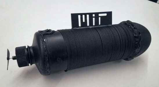 Here is the longest flexible battery in the world 140