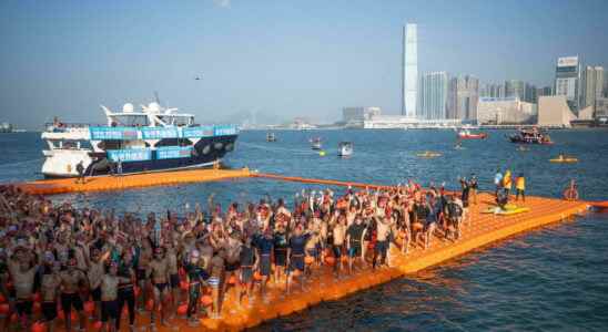 Hong Kong returns to traditional port swimming after two years