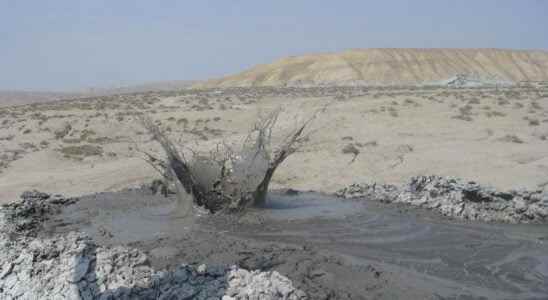 How does a mud volcano work