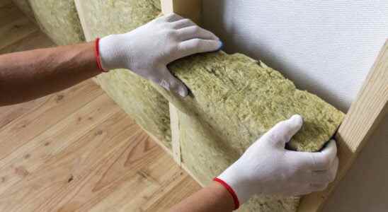 How much does it cost to insulate a house