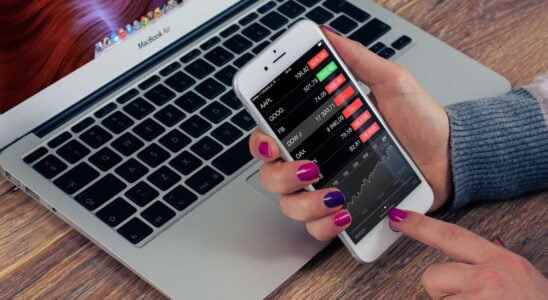 How to invest in the stock market from your smartphone