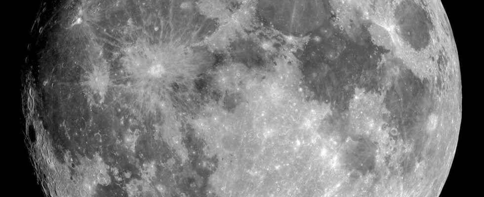 Radar data reveals the Moons tumultuous past