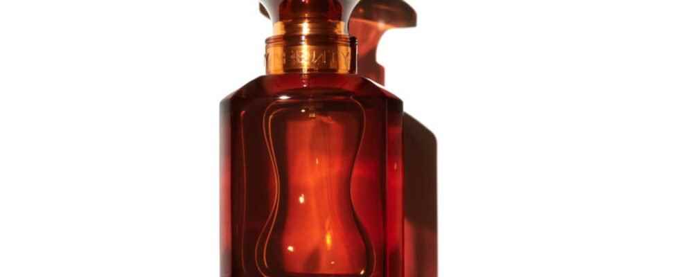Rihanna unveils her first Fenty Beauty fragrance